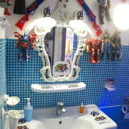 Avengers & Friends Airport Guest house Catania