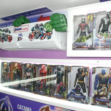Avengers & Friends Airport Guest house *